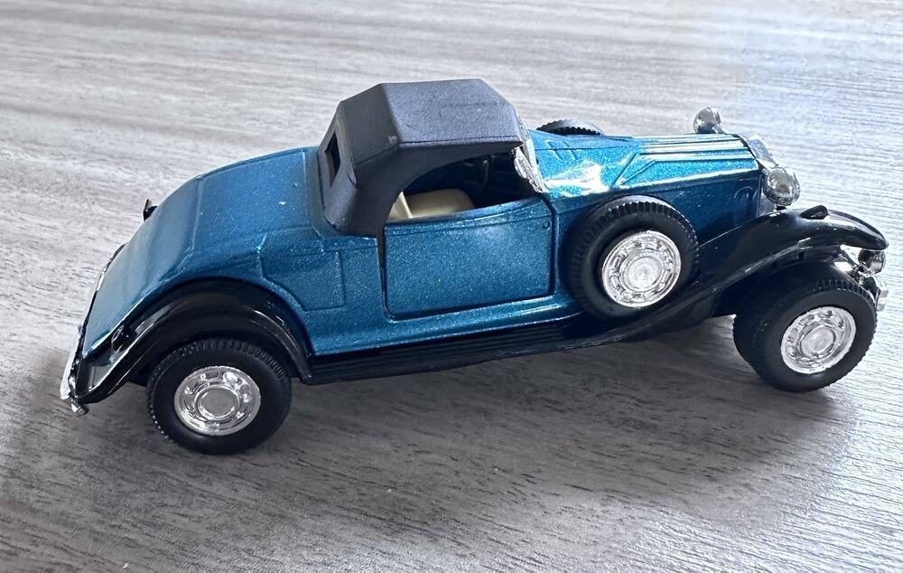 Vintage Vattang No 8504 Classic Roadster Diecast Car Aqua 1:32 A122
